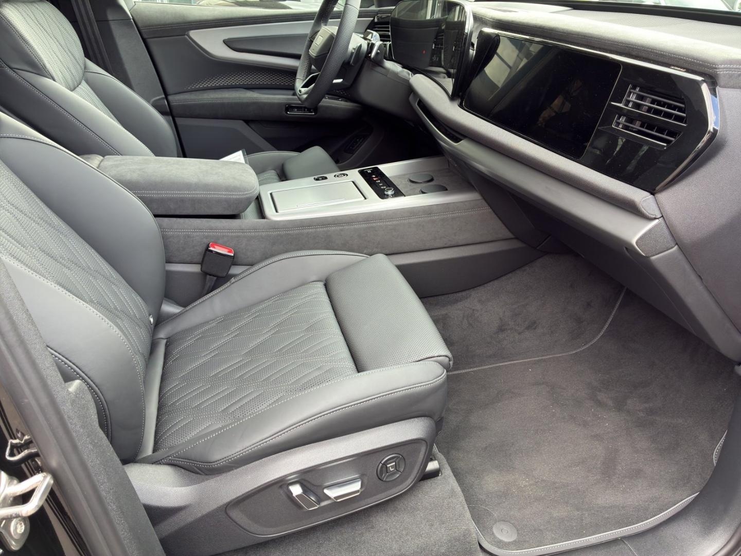 Bild über Audi Q7 SUV TDI quattro 220 kW tiptronic - für weitere Informationen kontaktieren Sie den Audi Partner