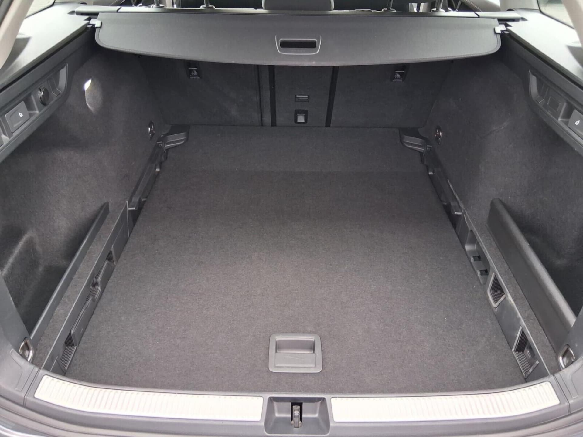 Volkswagen Passat Model bazowy