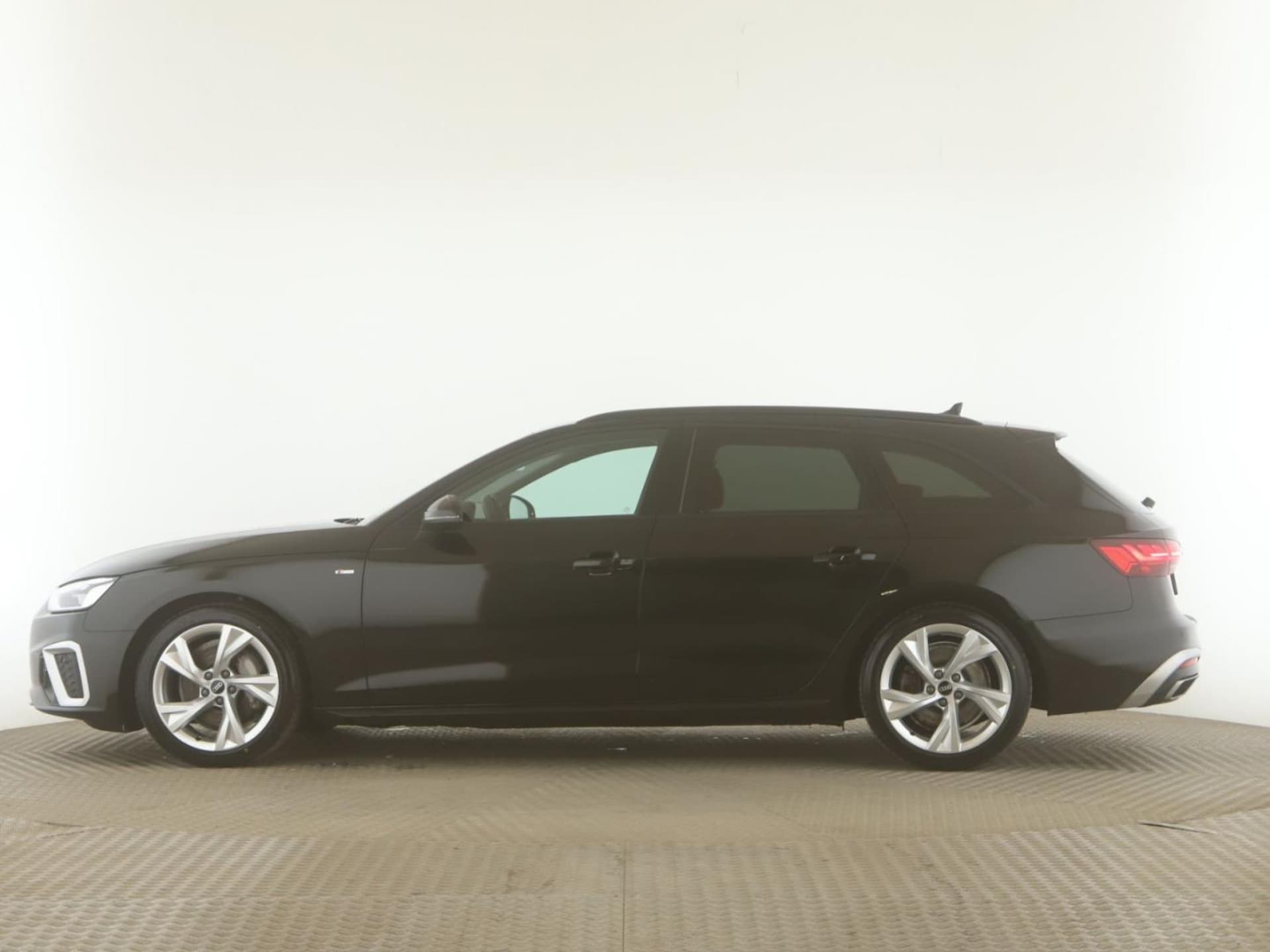 Audi A4 Avant S line