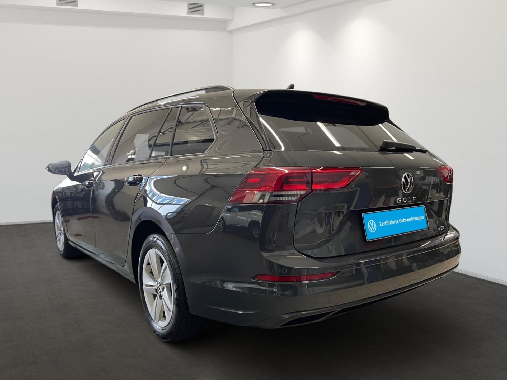 Volkswagen Golf Variant Life