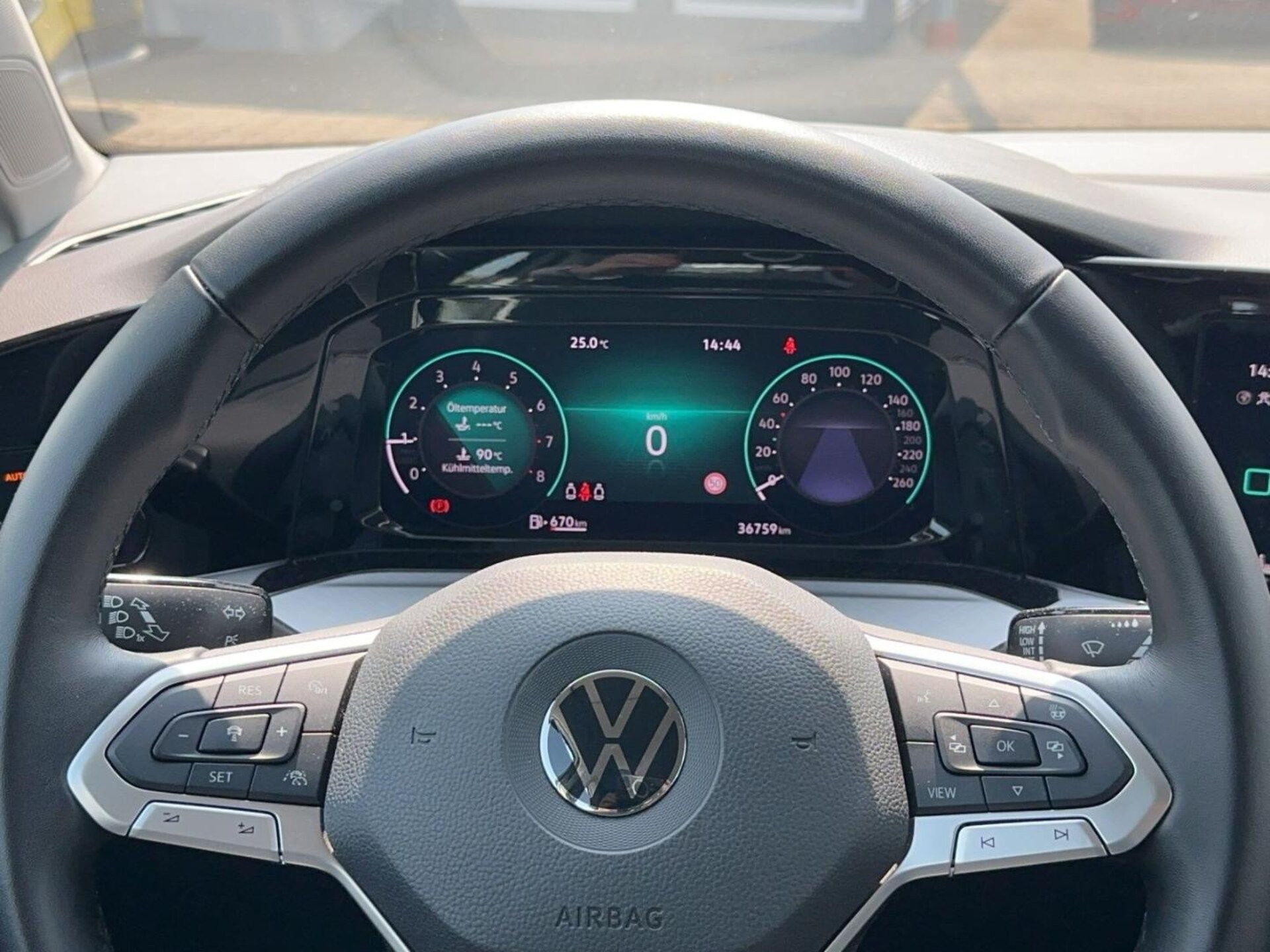 Volkswagen Golf Life