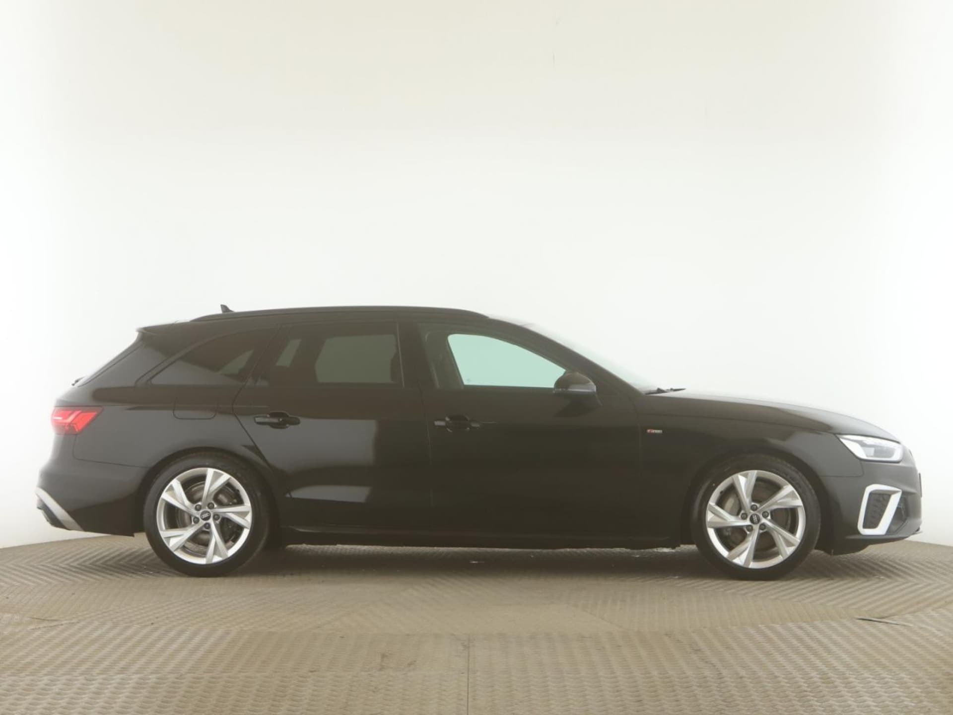 Audi A4 Avant S line