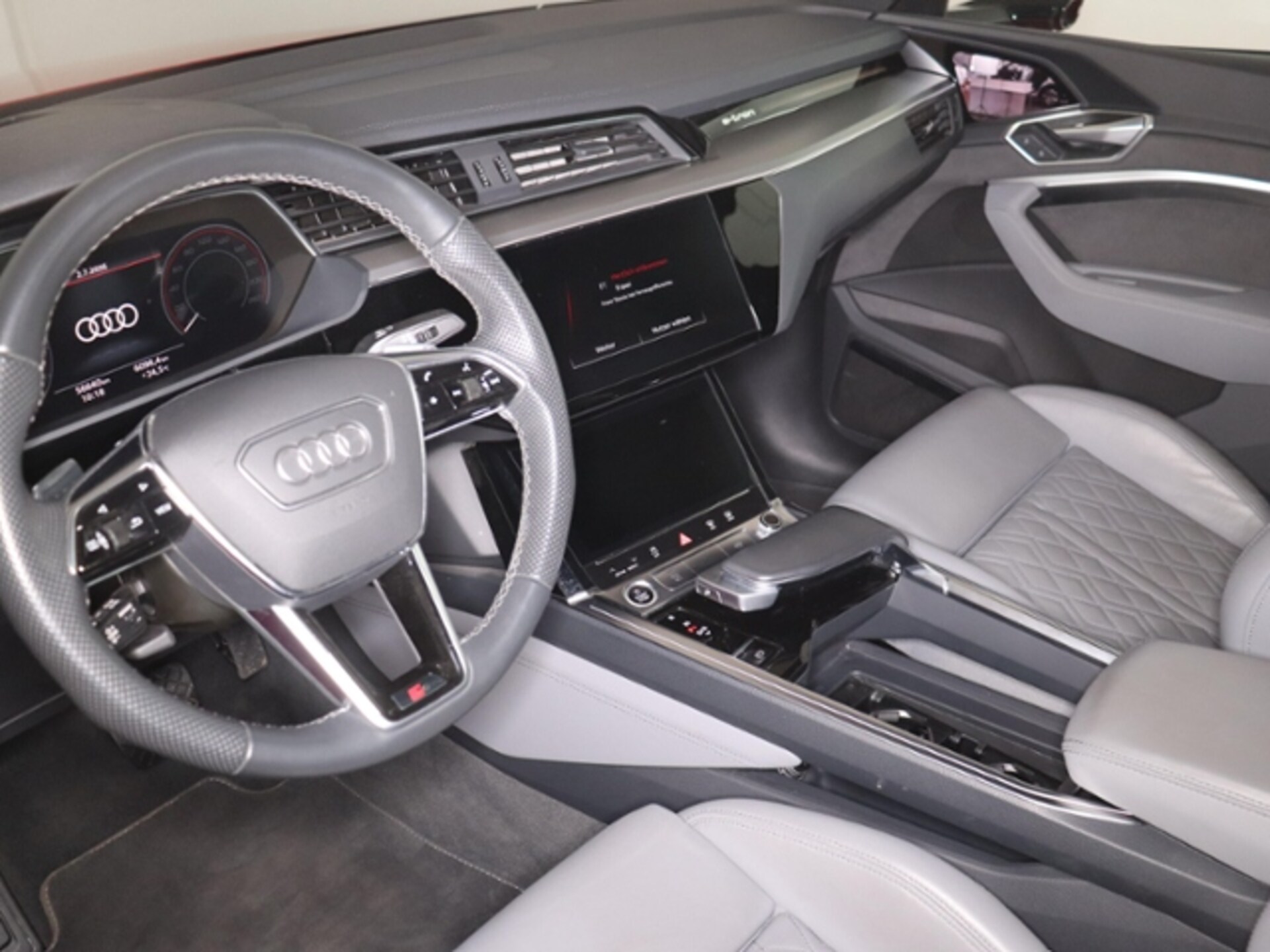 Audi e-tron Sportback S line