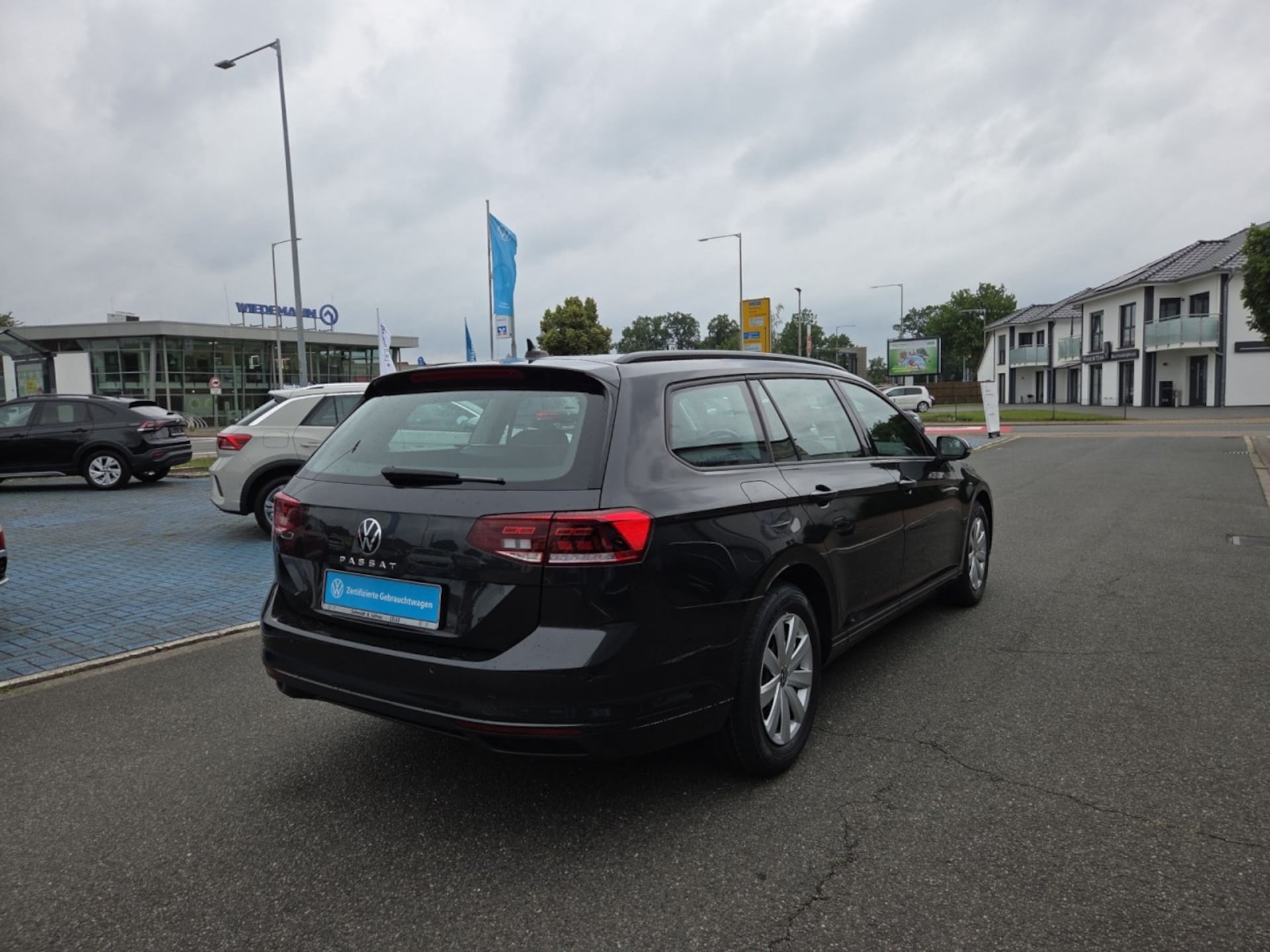 Volkswagen Passat Variant Basis-Modell
