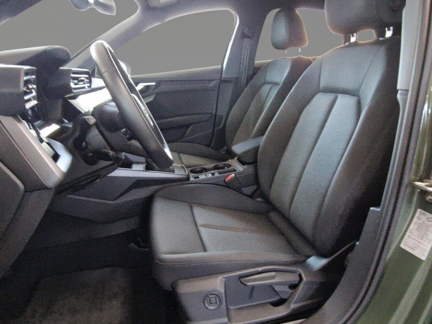 Bild über Audi A3 Sportback advanced 35 TFSI Schaltgetriebe - für weitere Informationen kontaktieren Sie den Audi Partner