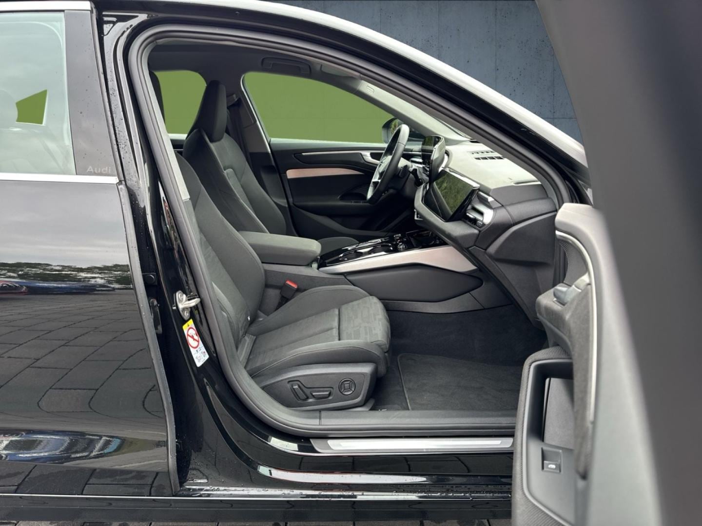 Bild über Audi A6 Limousine TDI 150 kW S tronic - für weitere Informationen kontaktieren Sie den Audi Partner