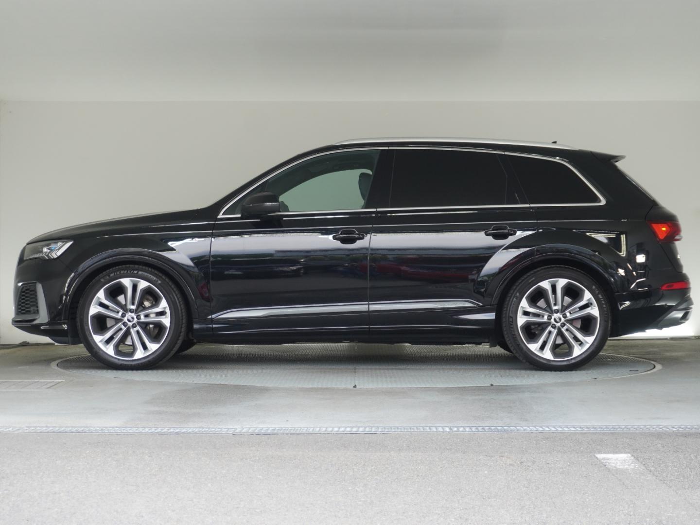 Audi Q7 55 TFSI quattro S line 250(340) kW(PS) tiptronic for more details contact your dealer