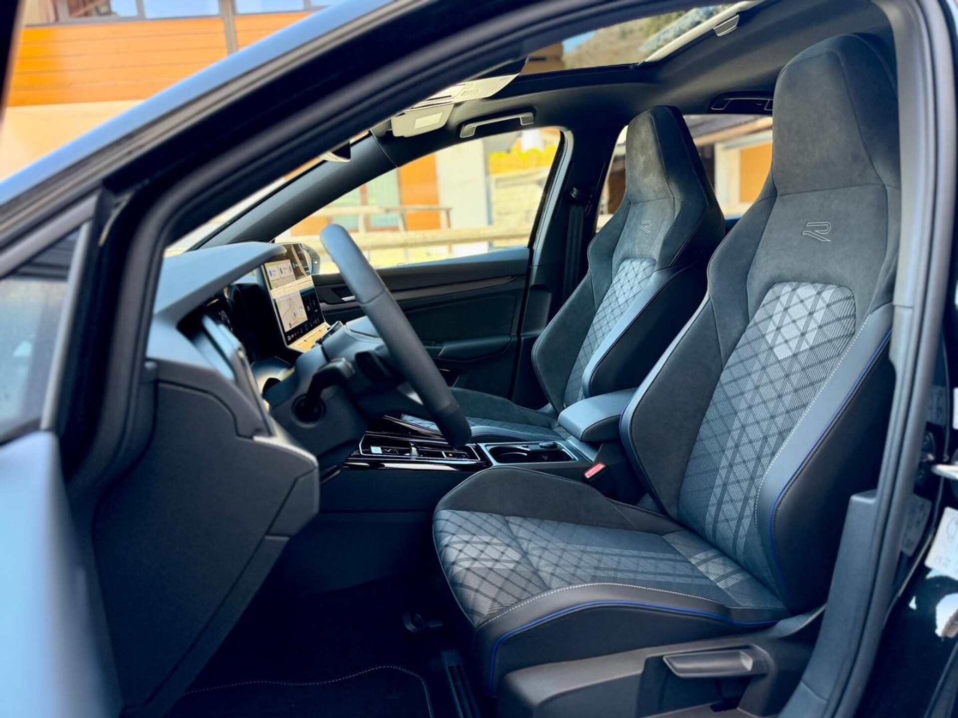 Volkswagen Golf R-Line