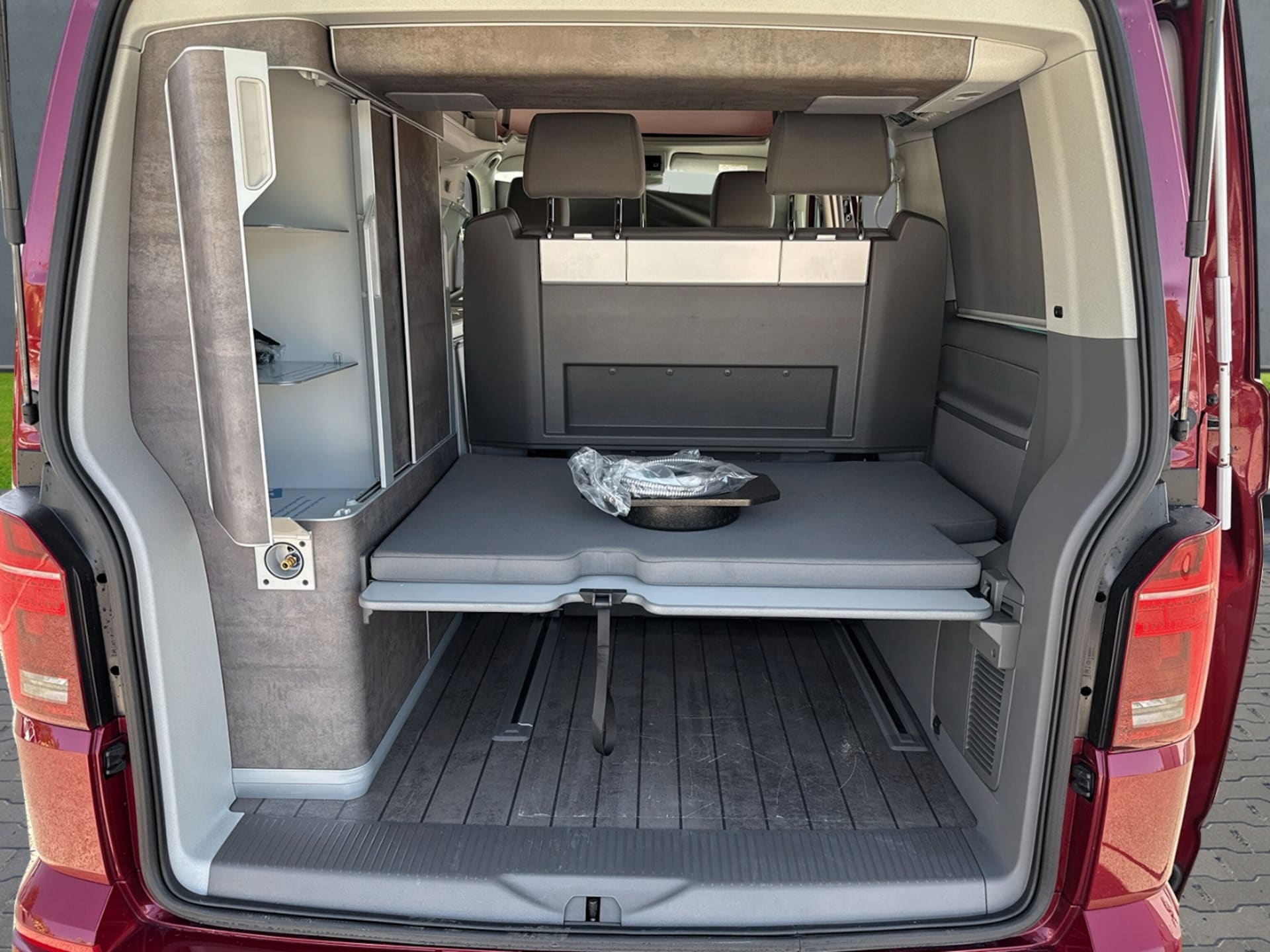 Volkswagen T6.1 California Ocean