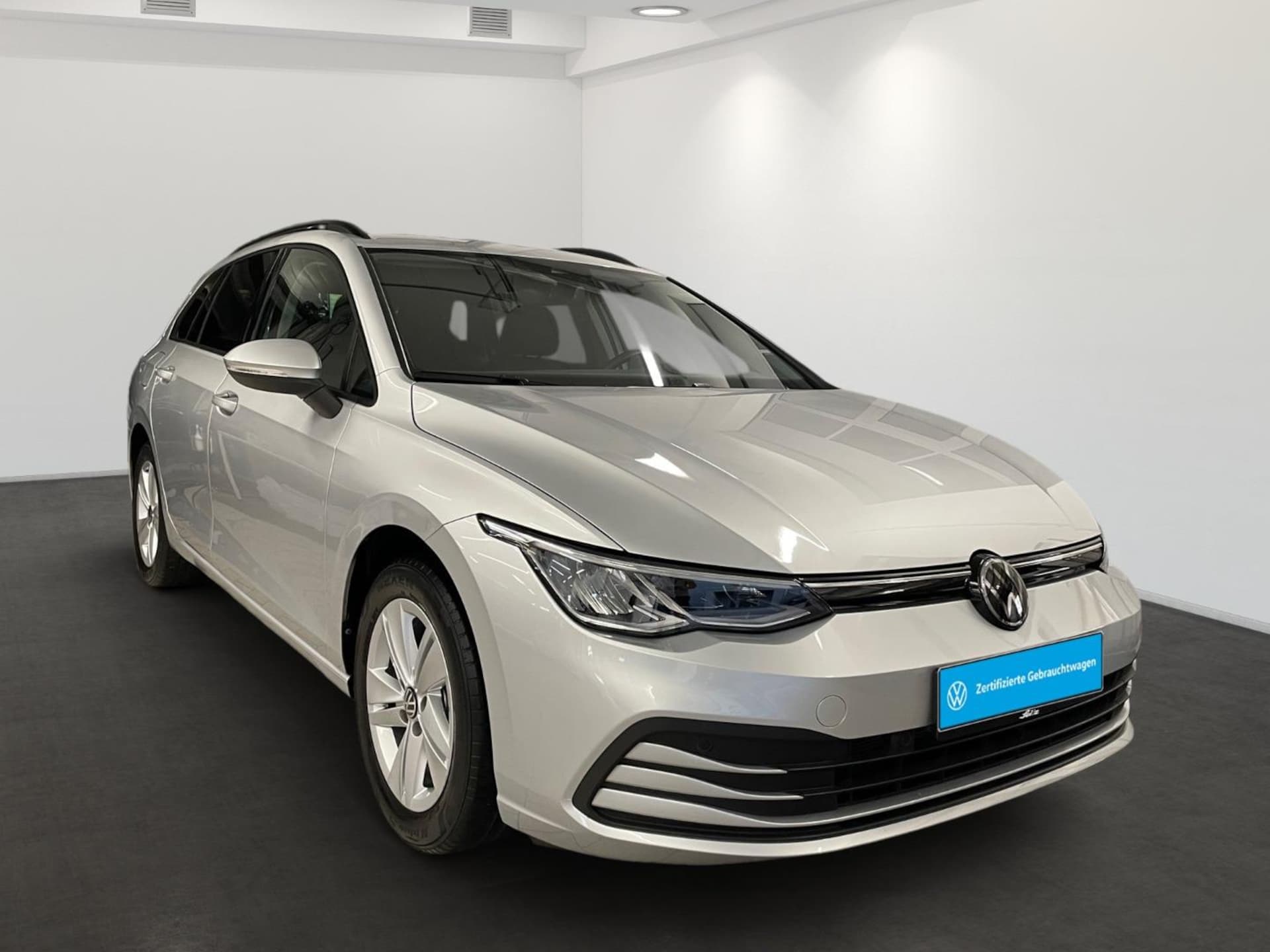Volkswagen Golf Variant Life
