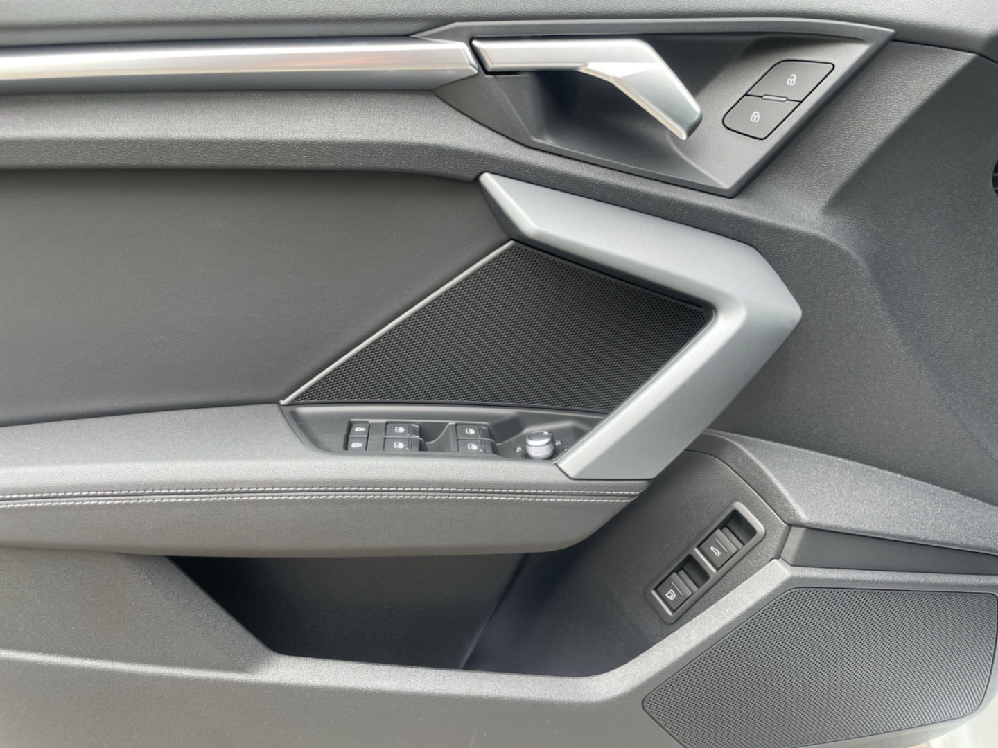 Bild über Audi A3 Sportback TFSI e advanced 40 TFSI e S tronic - für weitere Informationen kontaktieren Sie den Audi Partner