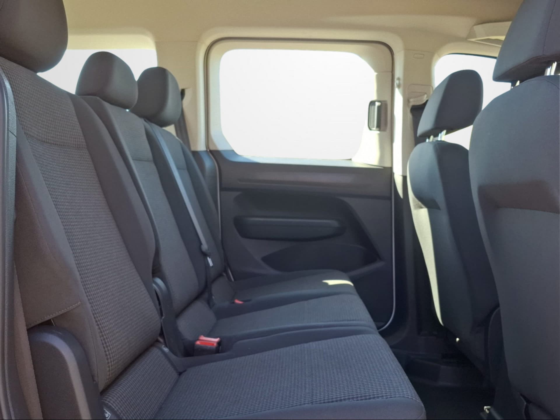 Volkswagen Caddy Kombi Basis-Modell
