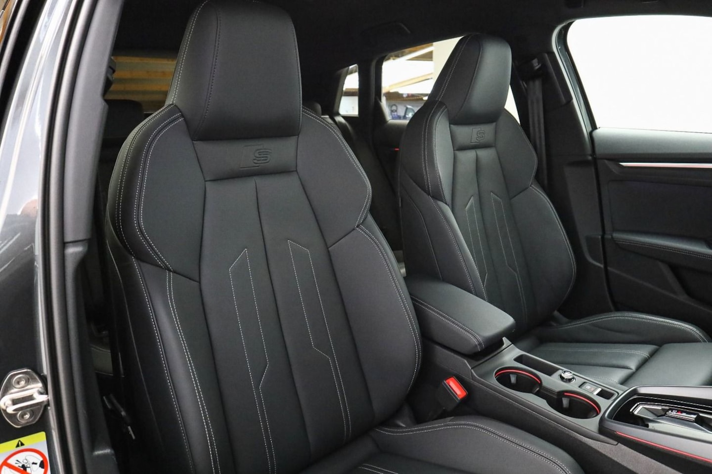 Bild über Audi S3 Sportback TFSI quattro S tronic - für weitere Informationen kontaktieren Sie den Audi Partner