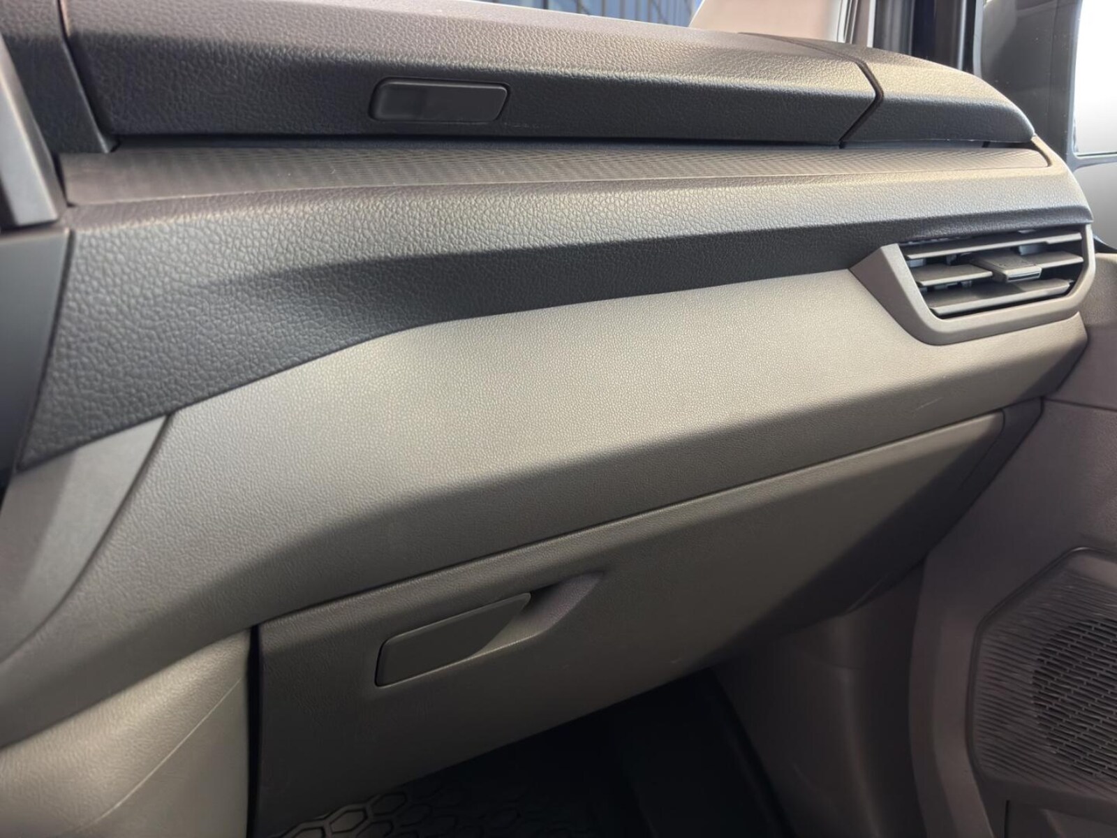 Volkswagen Transporter Kasten kurzer Radstand – Bild 14