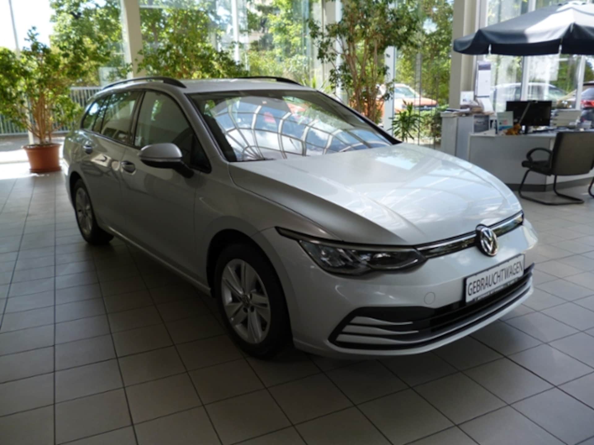 Volkswagen Golf Variant Life