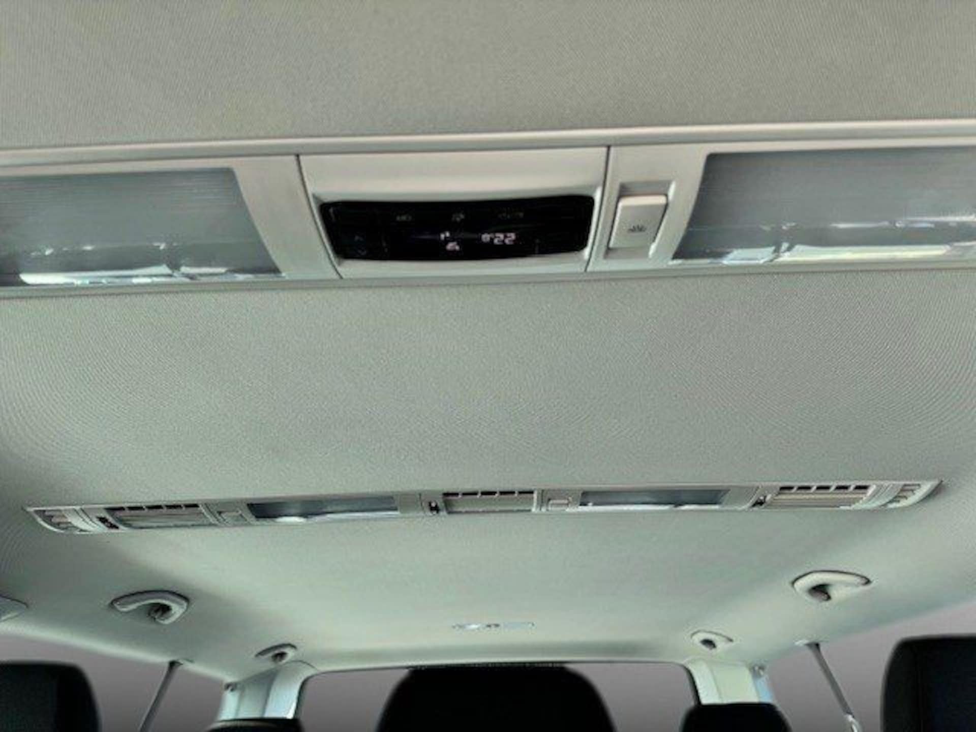 Volkswagen T6.1 Caravelle langer Radstand Trendline
