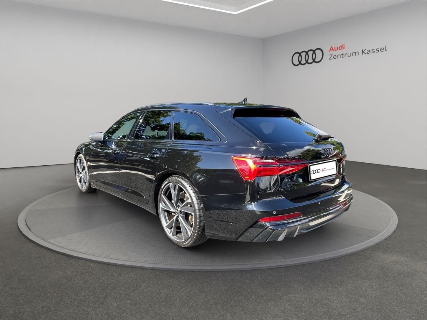 Bild über Audi S6 Avant TDI quattro tiptronic - für weitere Informationen kontaktieren Sie den Audi Partner