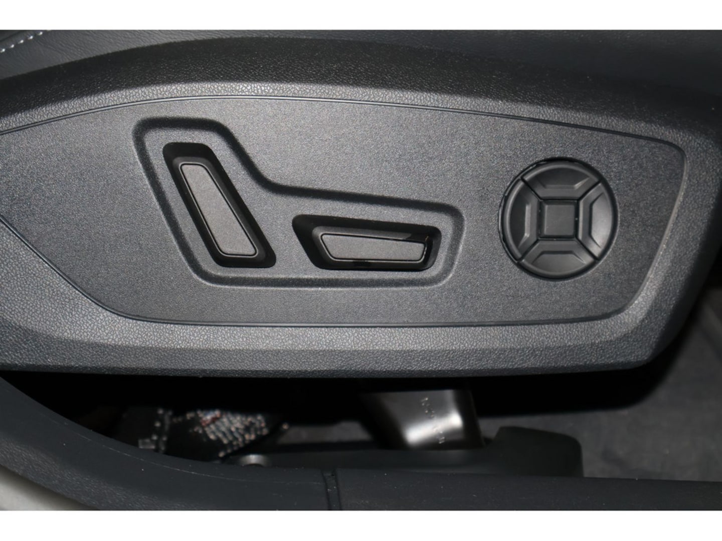 Bild über Audi A6 Avant edition one TDI quattro 220 kW S tronic - für weitere Informationen kontaktieren Sie den Audi Partner