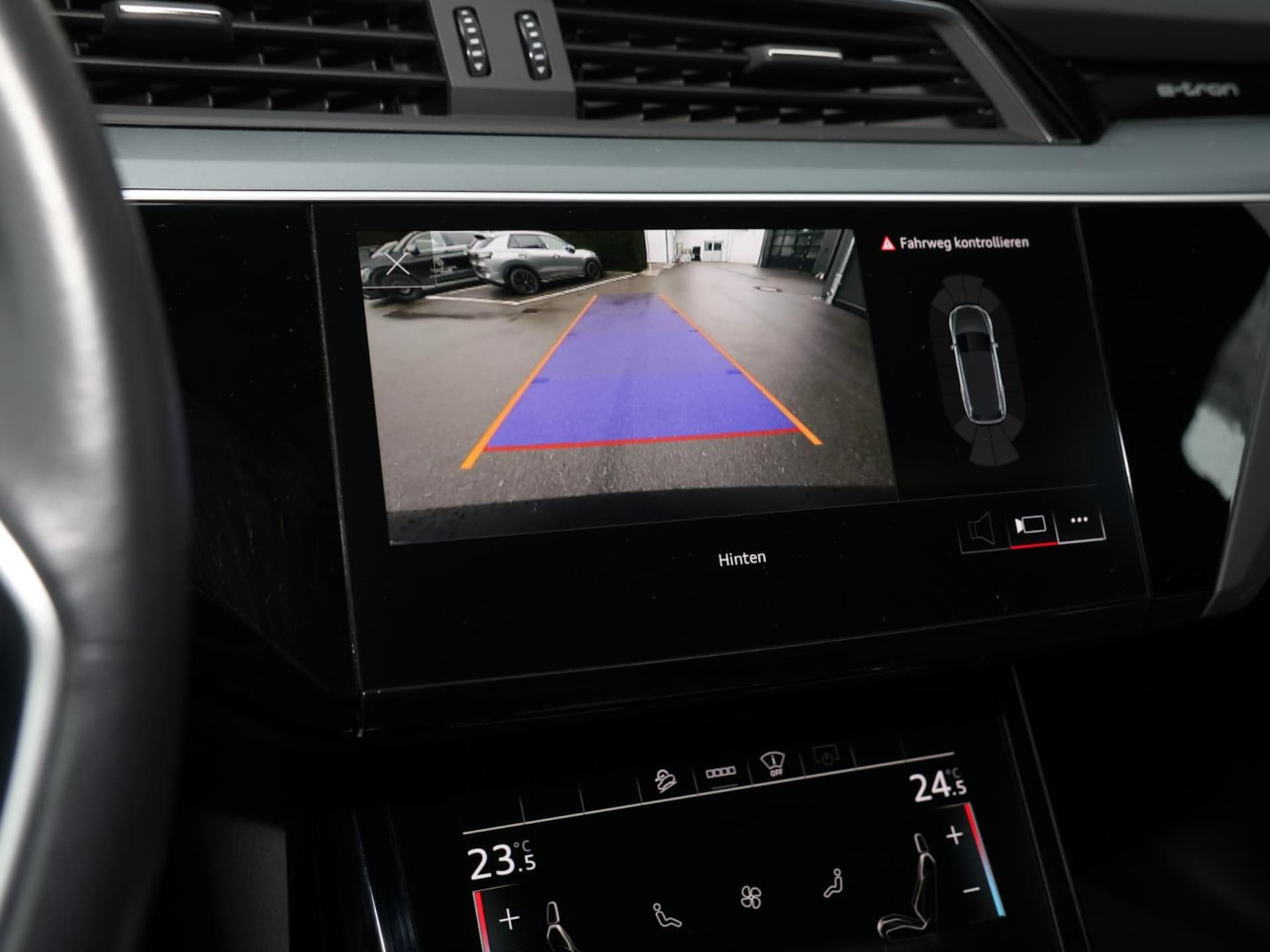 Audi e-tron S line
