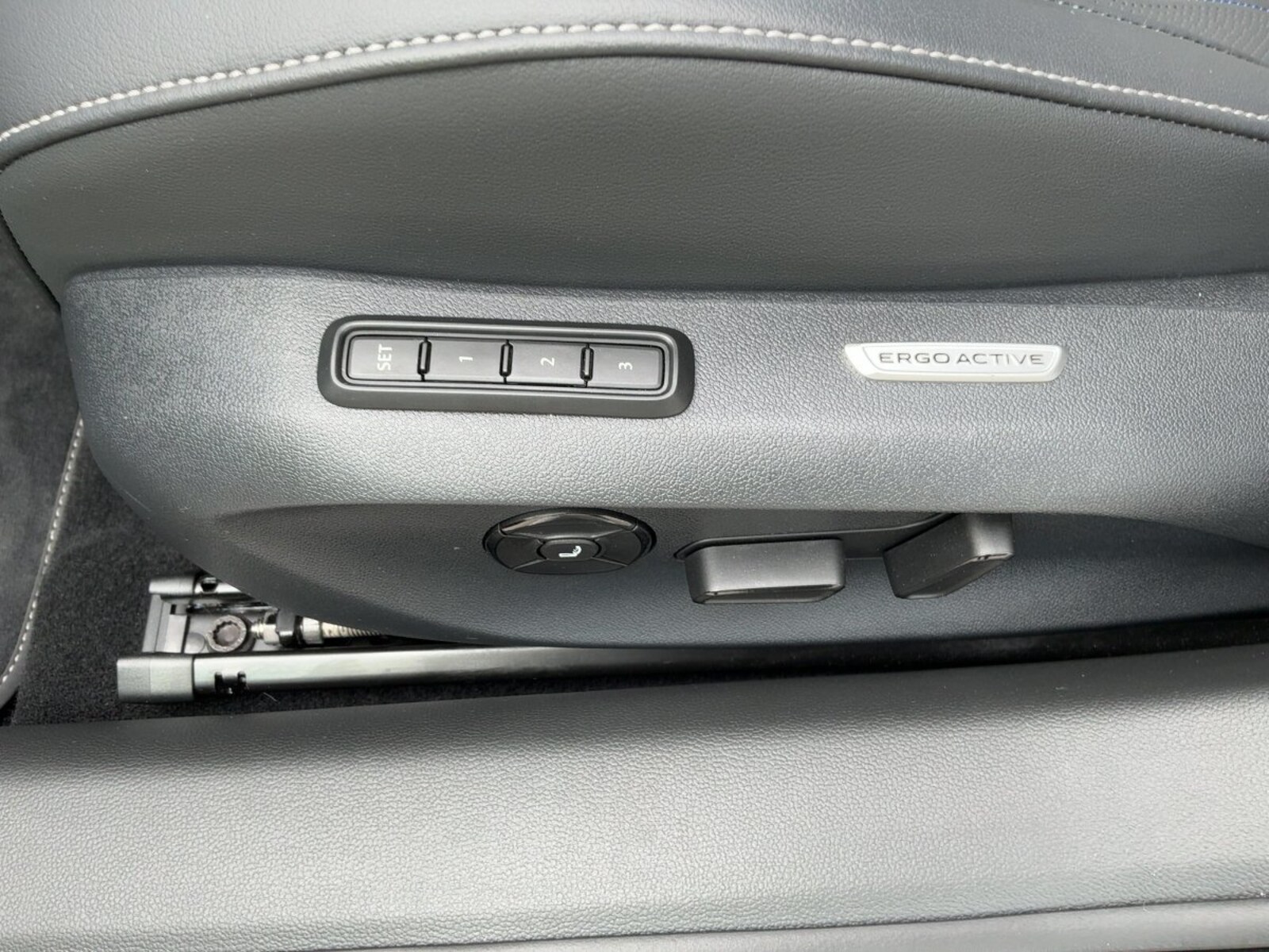 Volkswagen Passat – Bild 17