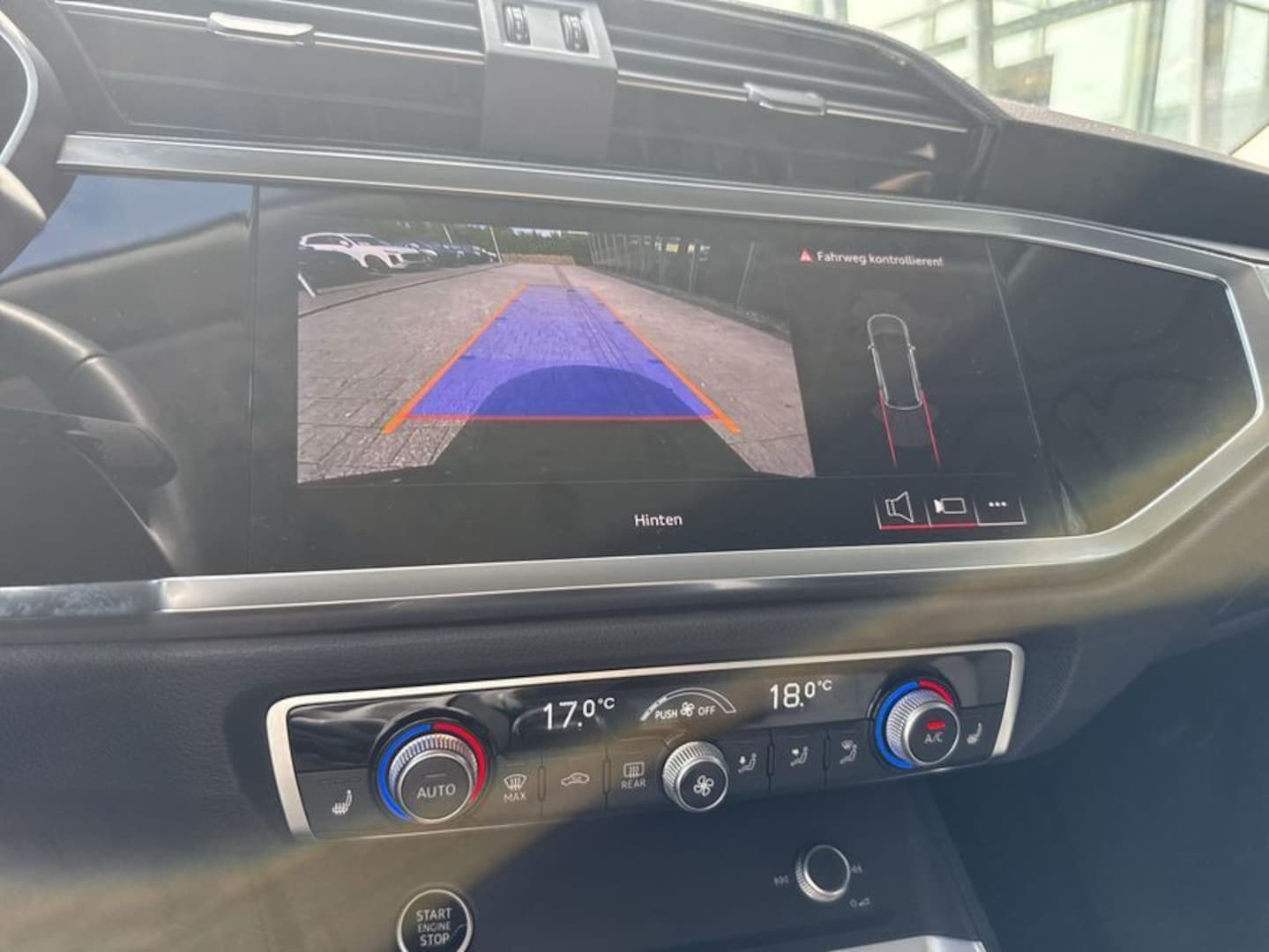 Bild über Audi Q3 S line 35 TFSI Schaltgetriebe - für weitere Informationen kontaktieren Sie den Audi Partner
