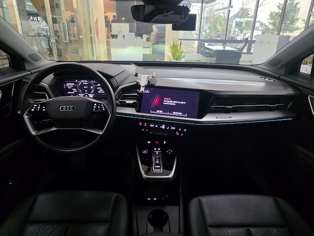 Audi Q4 e-tron 40 Premium 150, 00 kW 8