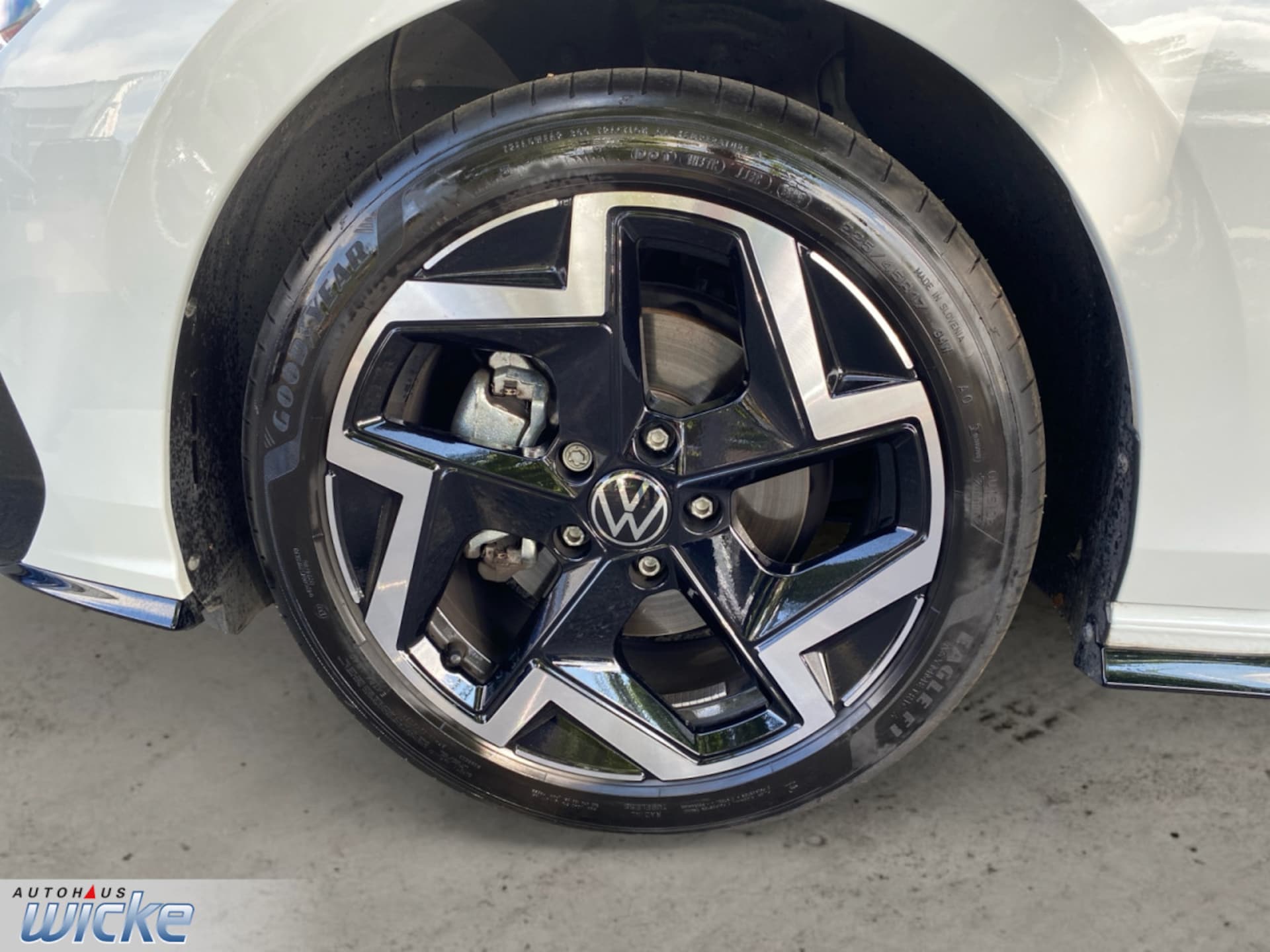 Volkswagen Golf R-Line