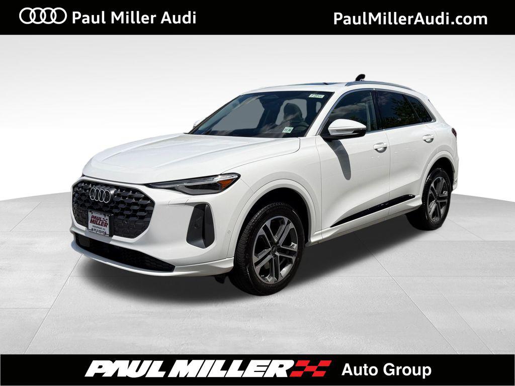 2025 Audi Q5 40 Premium Plus's photo