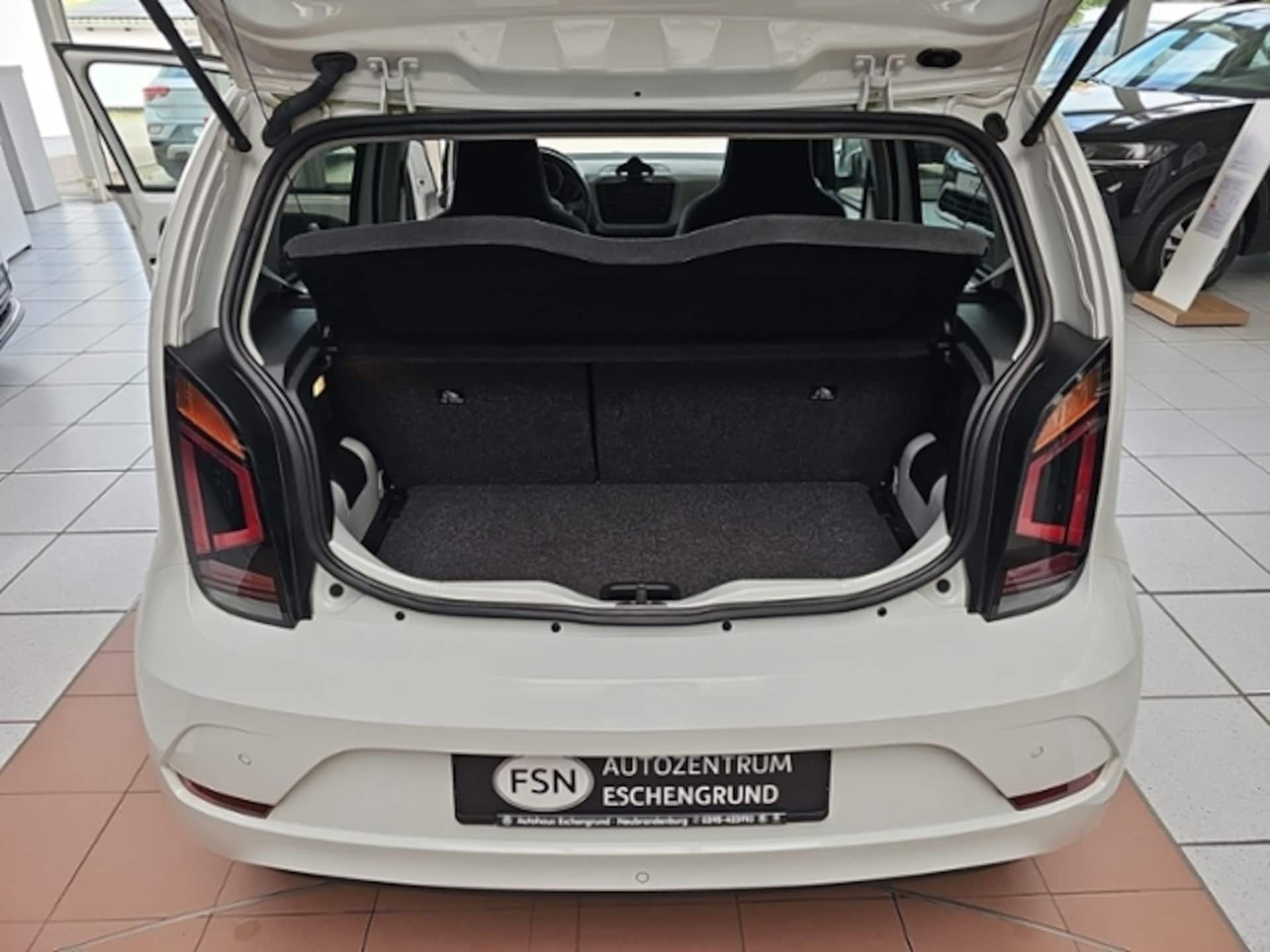 Volkswagen e-up! Style "Plus"