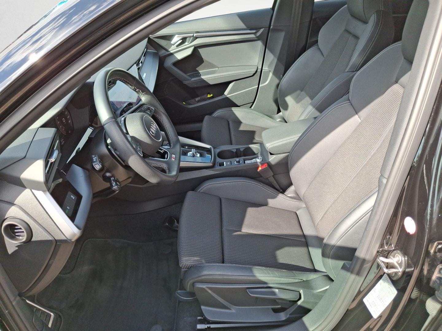 Bild über Audi A3 Sportback 30 TDI S tronic - für weitere Informationen kontaktieren Sie den Audi Partner
