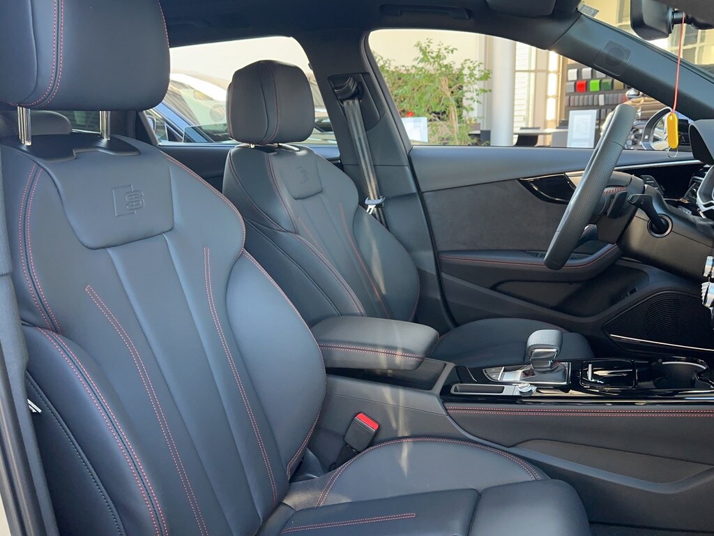 Image about Audi A4 Avant S line 40 TDI quattro S tronic