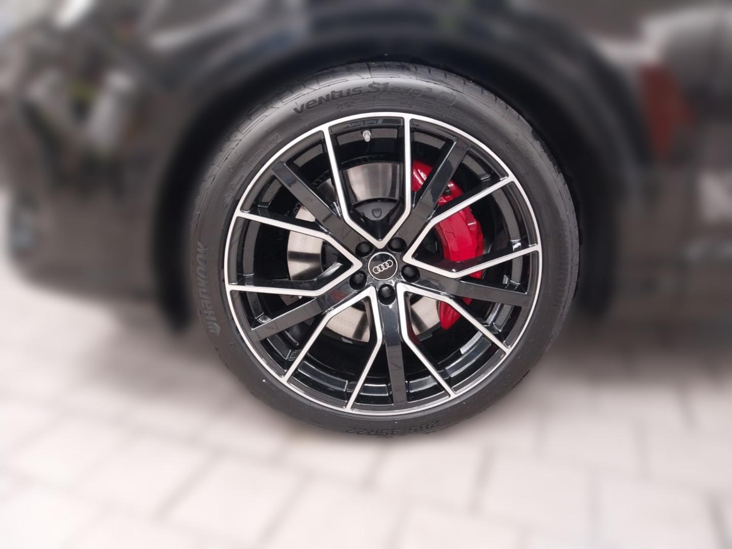 Image about Audi Q7 SUV TFSI e S line 60 TFSI e quattro tiptronic
