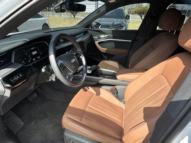 Audi Q8 45 TDI quattro Premium 170 231 kW hp tiptronic 10