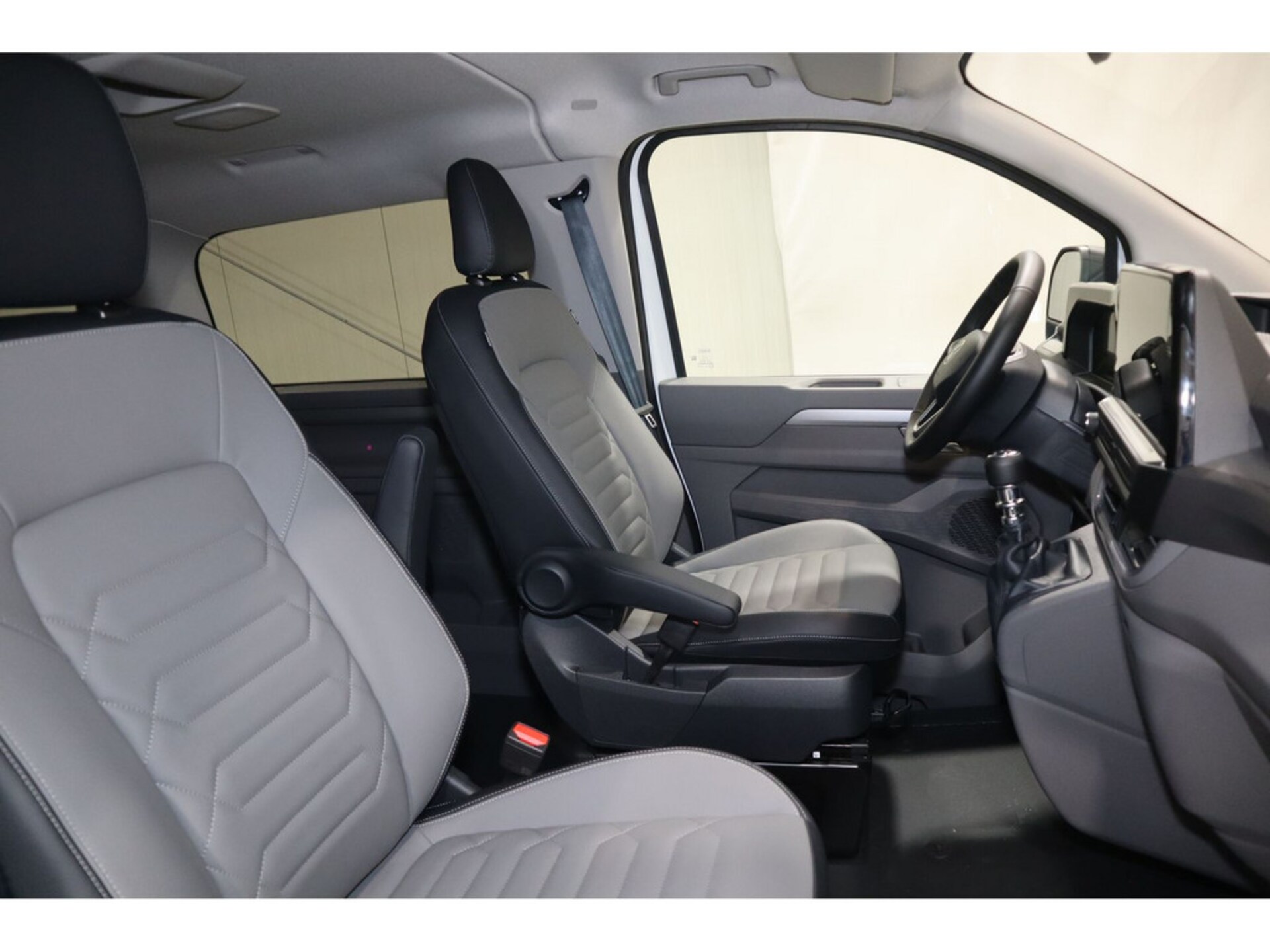 Volkswagen Caravelle langer Radstand Basis-Modell