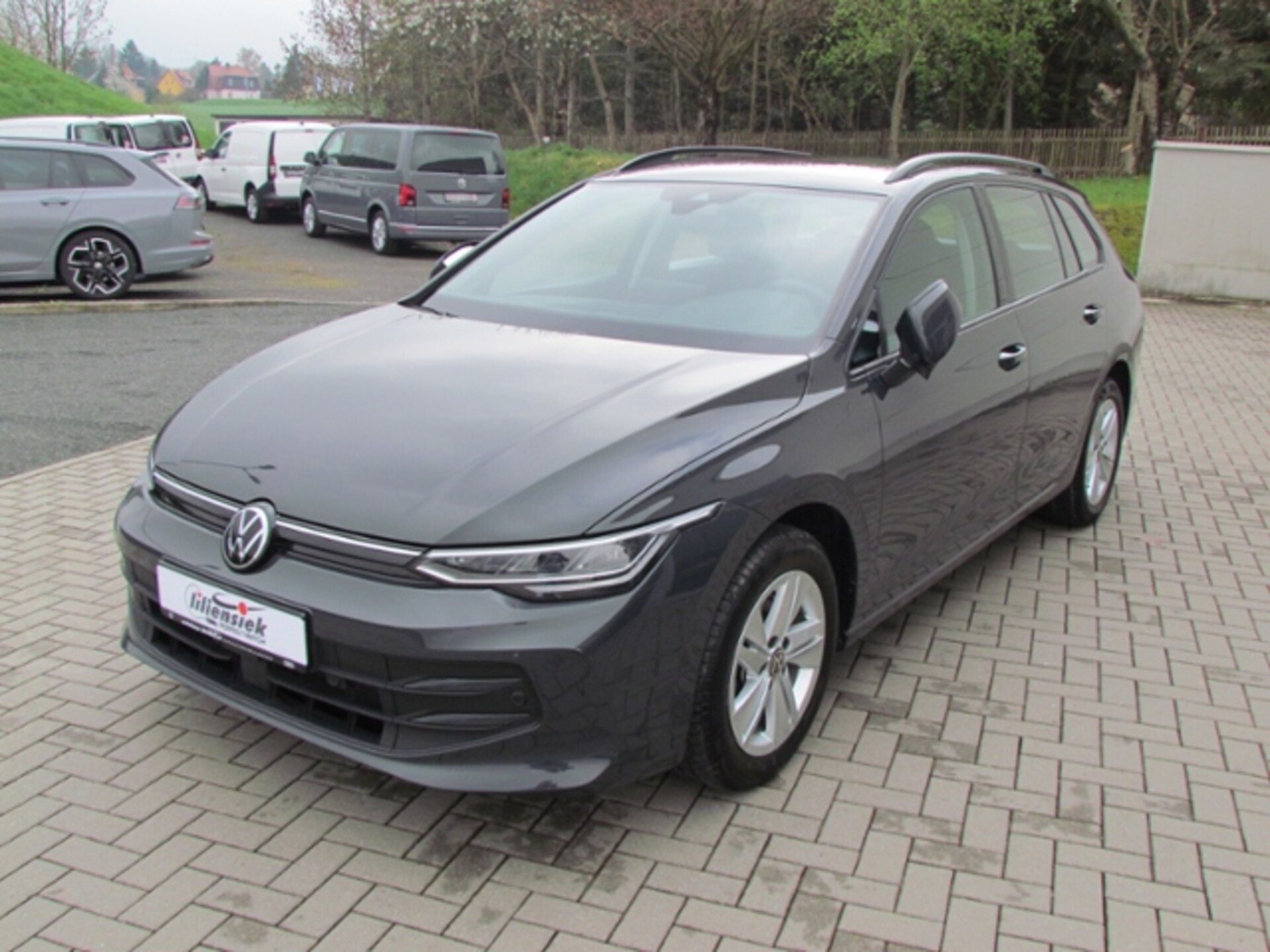 Volkswagen Golf Variant Life