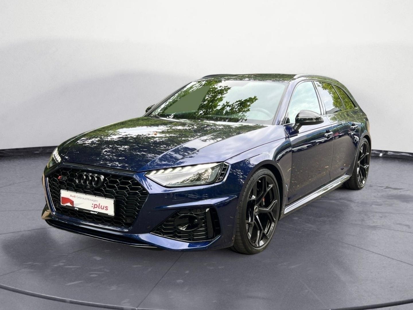 Bild über Audi RS 4 Avant TFSI quattro tiptronic - für weitere Informationen kontaktieren Sie den Audi Partner