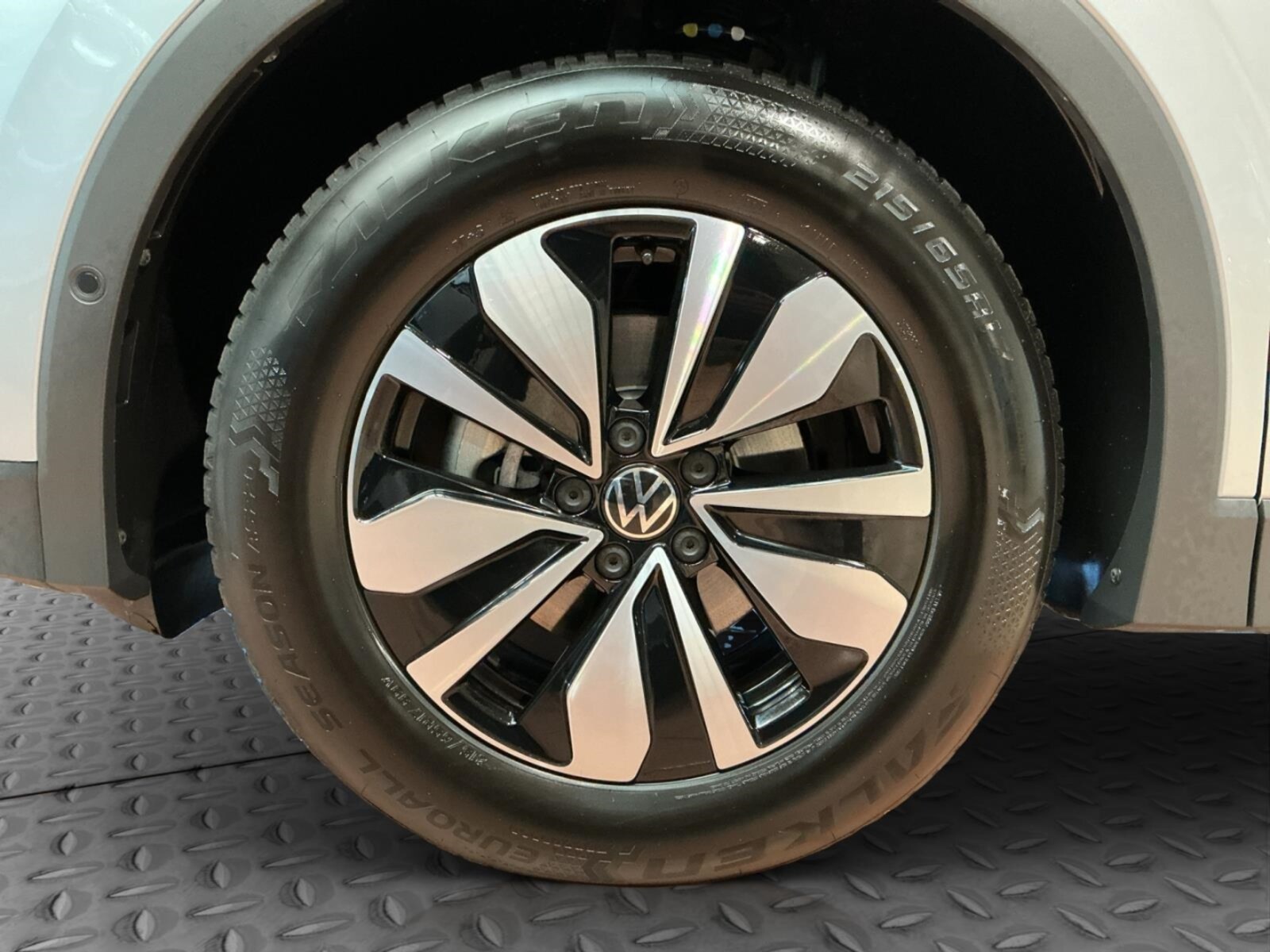 Volkswagen Tiguan – Bild 9