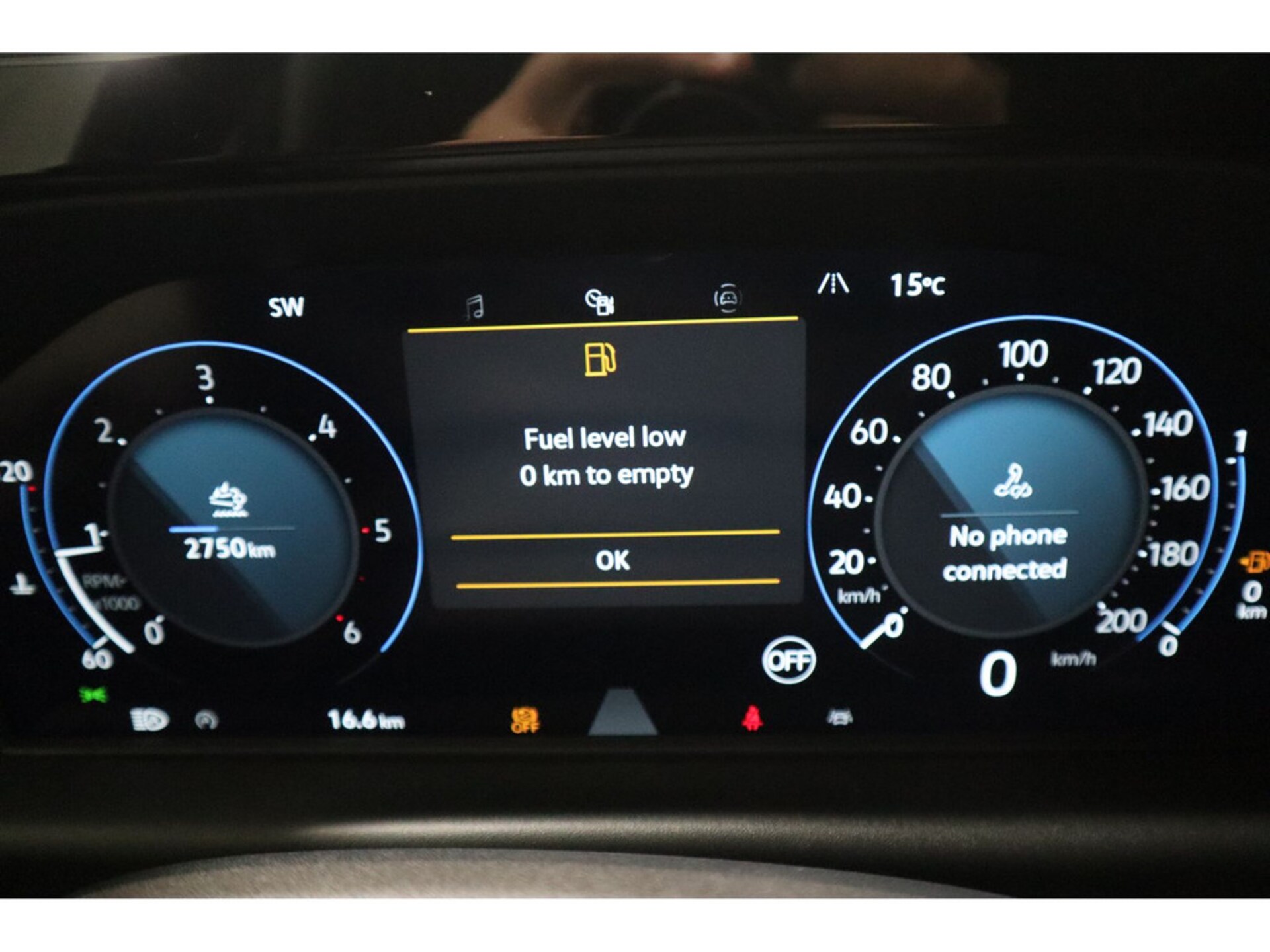 Volkswagen Caravelle langer Radstand Basis-Modell