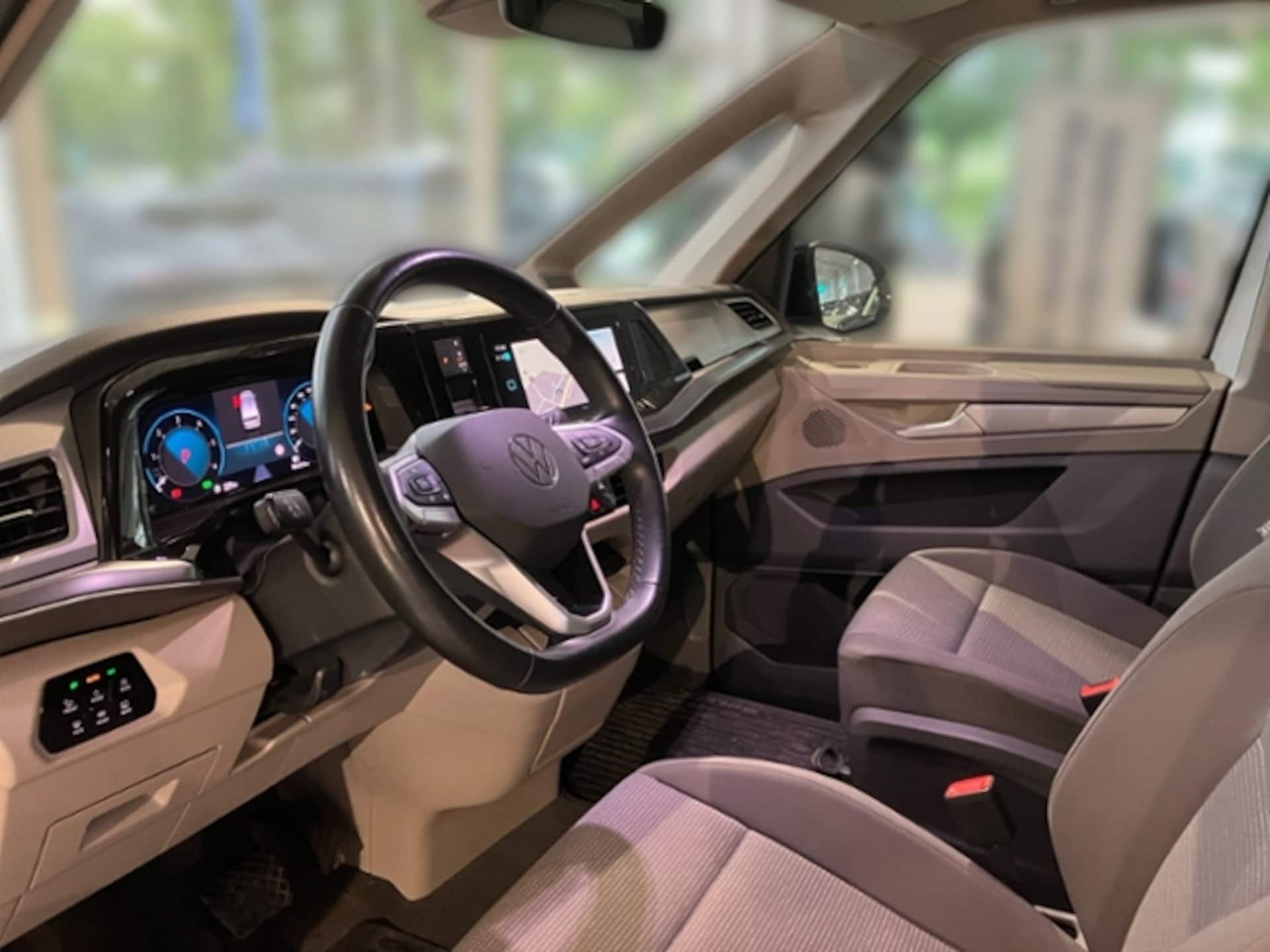 Volkswagen Multivan Basis-Modell