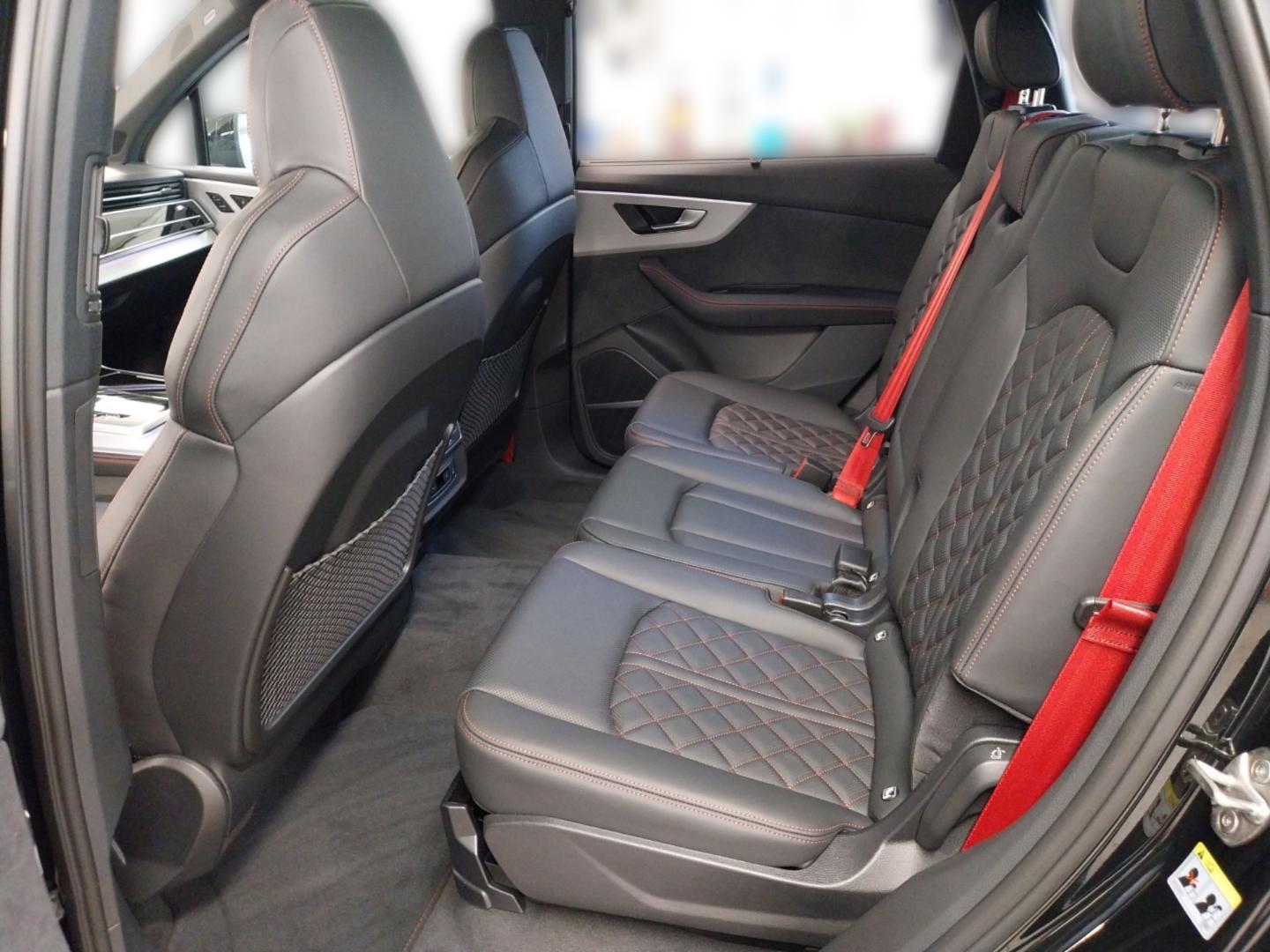 Image about Audi Q7 SUV TFSI e S line 60 TFSI e quattro tiptronic