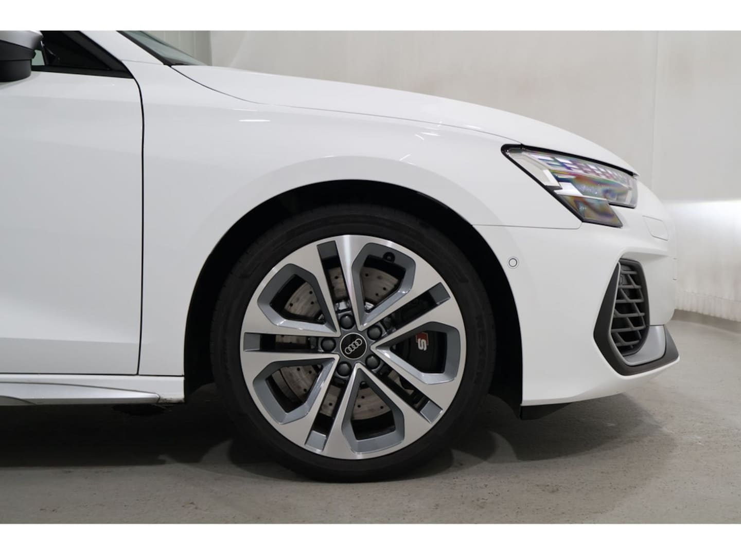 Bild über Audi S3 Sportback TFSI quattro S tronic - für weitere Informationen kontaktieren Sie den Audi Partner