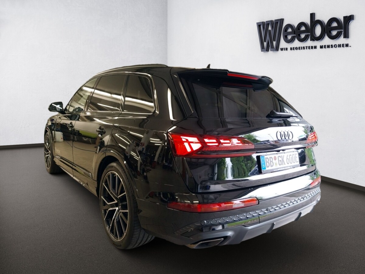 Image about Audi Q7 SUV TFSI e S line 60 TFSI e quattro tiptronic