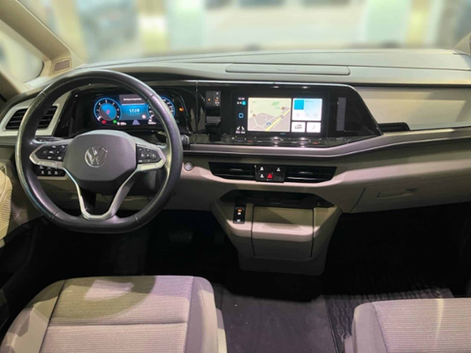 Volkswagen Multivan Basis-Modell