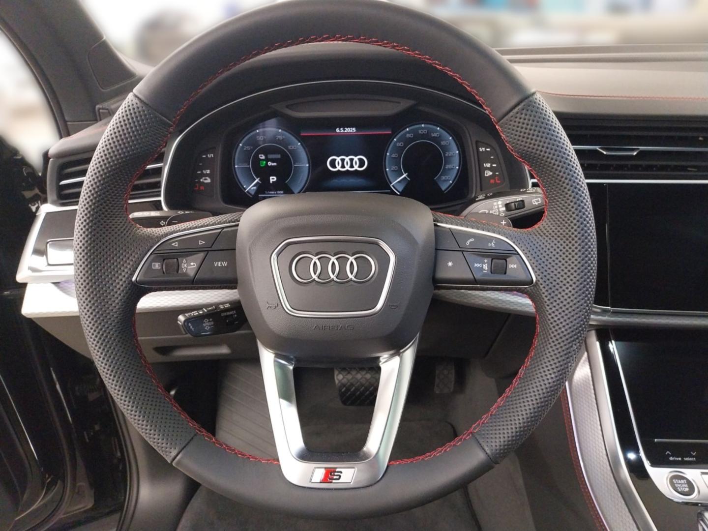 Image about Audi Q7 SUV TFSI e S line 60 TFSI e quattro tiptronic