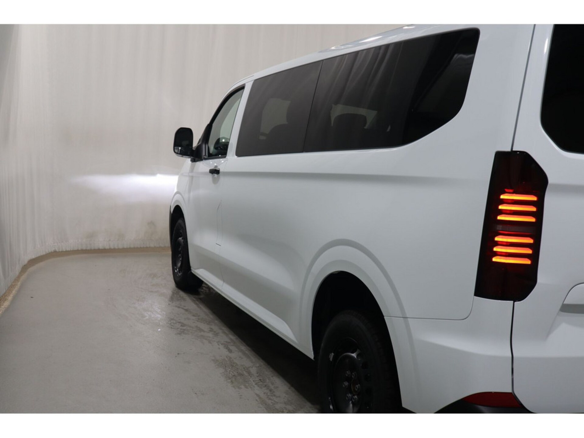 Volkswagen Caravelle langer Radstand Basis-Modell