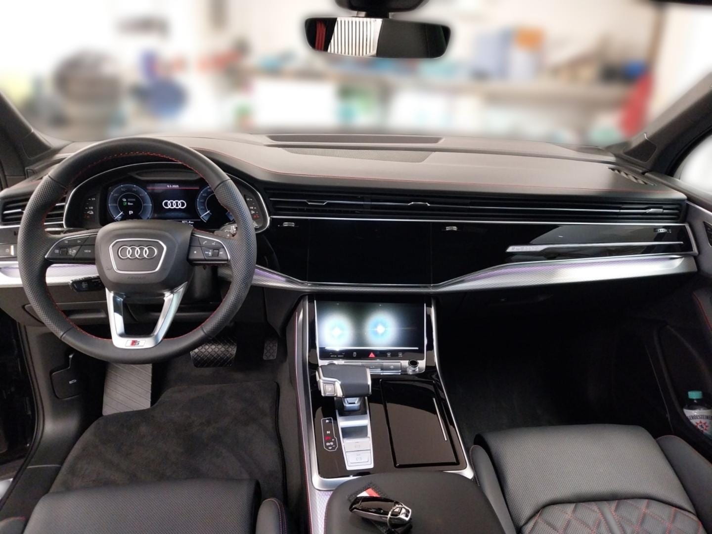 Image about Audi Q7 SUV TFSI e S line 60 TFSI e quattro tiptronic