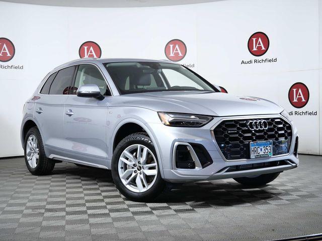2022 Audi Q5 45 Premium's photo