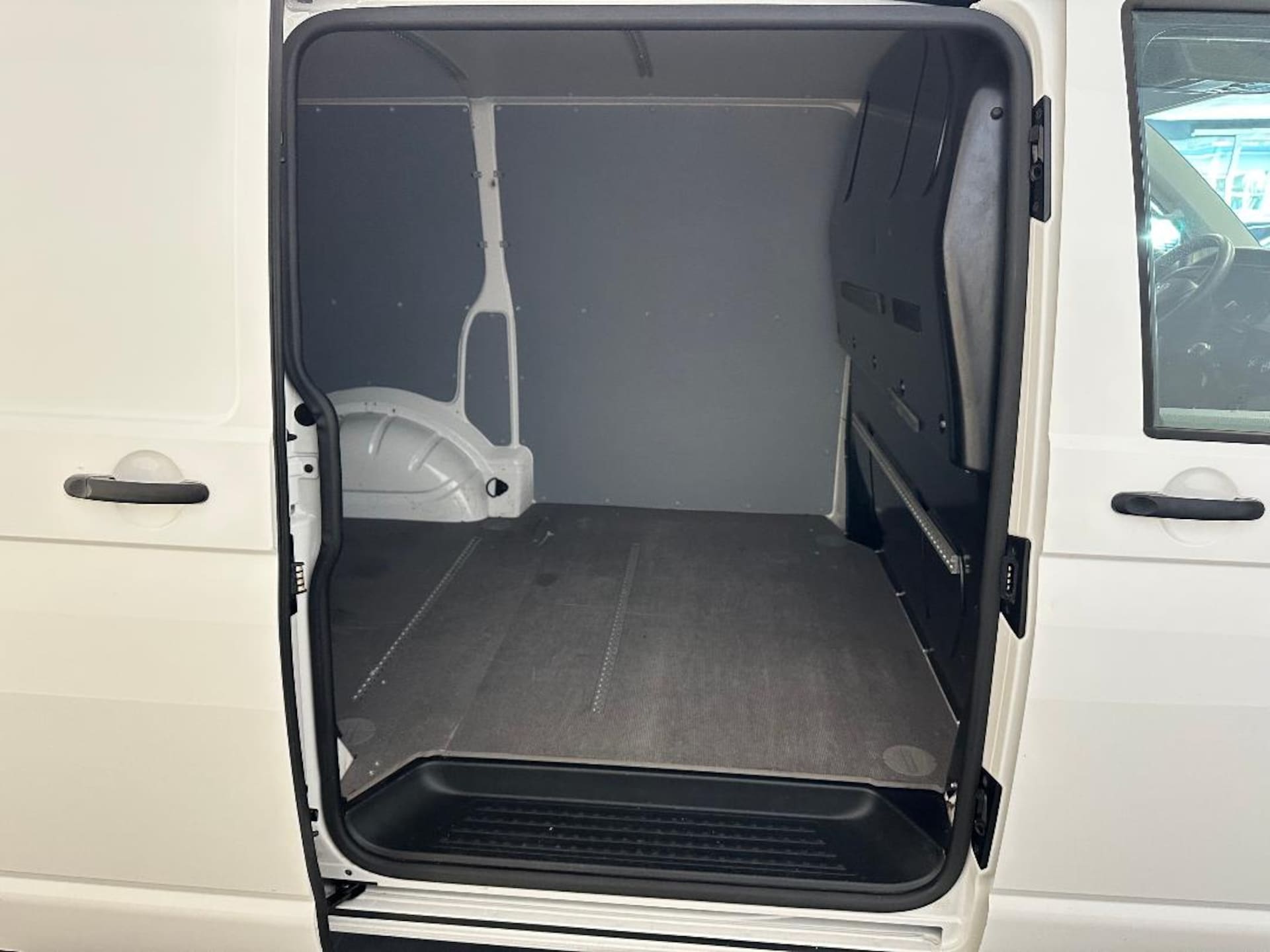Volkswagen T6.1 Transporter Kasten kurzer Radstand