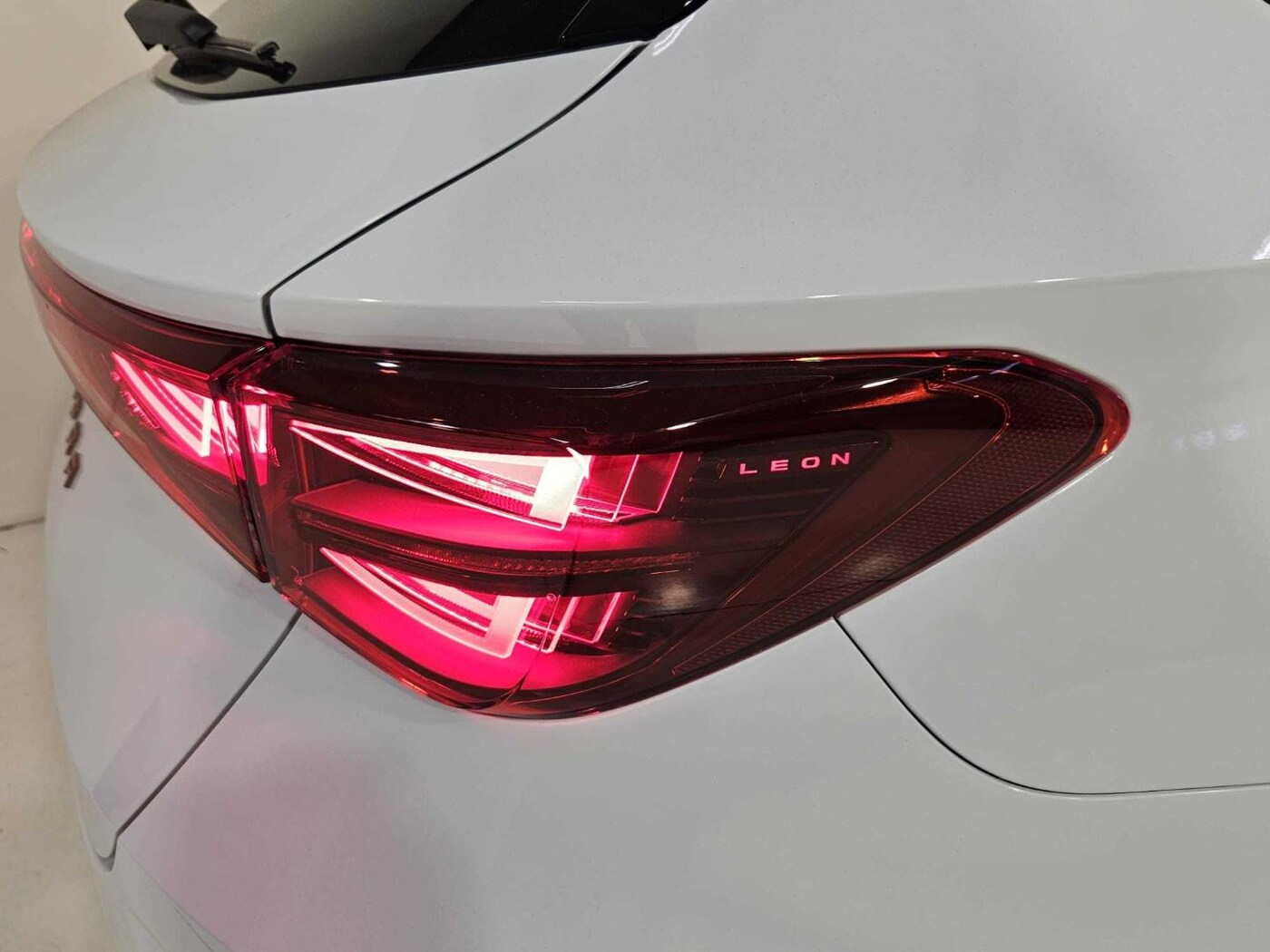 CUPRA Leon Sportstourer 1.5 TSI e-Hybrid DSG 150 kW (204 CV) — photo 18