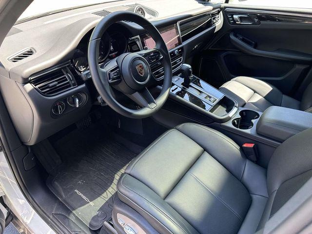 2026 Porsche Macan - Photo 11